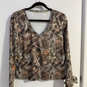 SHEIN Camouflage V-Neck Long Sleeve Top